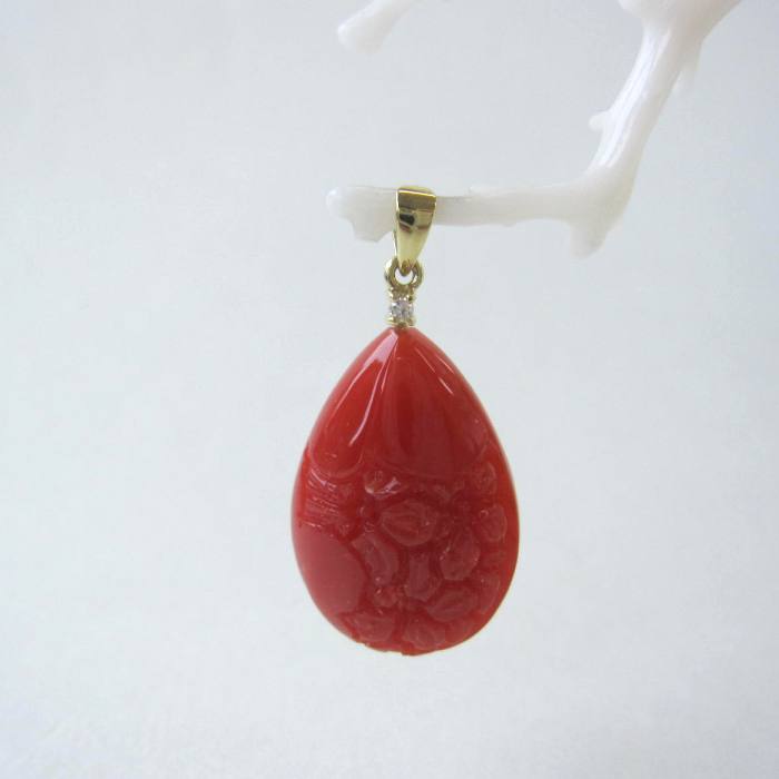 日本 高知産血赤珊瑚 桜の彫り ドロップ ペンダントトップ K18 ダイヤ0.01ct 宝石サンゴ 珊瑚婚 還暦 誕生日 御祝 厄除 御守 3月の誕生石 ギフト...