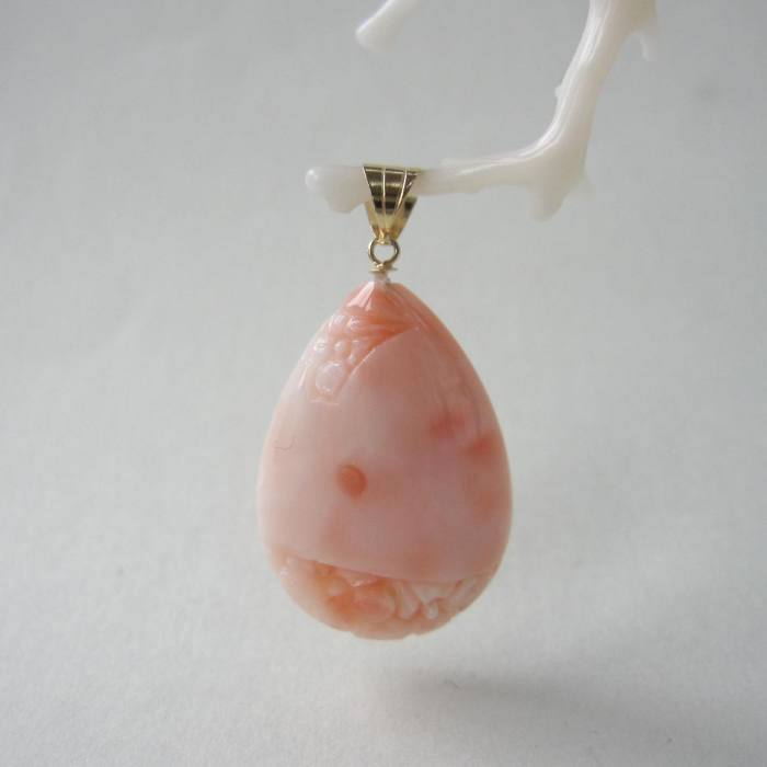 ピンク珊瑚 ドロップペンダントトップ K18 『宝石サンゴ』 珊瑚婚 還暦 誕生日 御祝 厄除 御守 3月の誕生石 ギフト プレゼント 結婚35周年 珊瑚職人