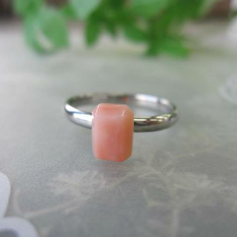 ピンク珊瑚 スクエアフリーリング 指輪 『宝石サンゴ』 珊瑚婚 還暦 誕生日 御祝 厄除 御守 3月の誕生石 ギフト プレゼント 結婚35周年 珊瑚職人