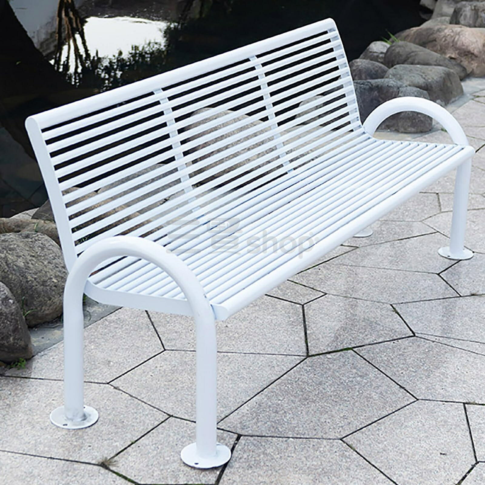 【頑丈な構造】屋外用金属ベンチは、厚みのある亜鉛メッキシートと鋳鉄製の脚で作られています。 表面は粉体塗装されており、お手入れが簡単で、耐候性があり、紫外線から保護されます。 鋳鉄構造により、このパティオベンチは頑丈にガイドされ、長期間の使用に十分な耐久性があります。【快適】アームレストはユニークな逆U字型デザインを採用しており、快適な位置で腕をリラックスさせることができます。 人間工学に基づいて設計されたシートの高さは緊張を和らげ、快適さを最大限に高めます。 さらに、シートは亜鉛メッキされた小さな鋼管で作られています。 40cm/16インチの大きなシートで快適な座り心地を実現します。 感じる【強力な支持力】ベンチは厚みのある亜鉛メッキ鋼管素材で作られています。 さらに、ベンチはネジで地面にしっかりと固定して、より強力な支持力を確保できます。 400KG / 880LBの重量に簡単に耐えることができるので、安心して使用できます。【親密なデザイン】ガーデンベンチのエッジは磨かれており、座っても衣服を傷つけたり引っかかったりすることがなく、より快適になります。 さらに、背もたれと座面には小さな鋼管を使用しており、小さな鋼管の間に隙間があるため、雨の日の排水と乾燥に役立ちます。【簡単な組み立て】このパティオベンチには3つの主要部品が含まれています。 座席1つ、肘掛け2つ。 すべての部品と詳細な説明書が付属しており、数分で簡単に組み立てることができます。 全体のサイズ: 150x40x78cm/59x16x31インチ。特徴：1.高品質の鋼と鋳鉄で作られており、強い安定性と耐久性があります。2. 表面は粉体塗装されており、お手入れが簡単、耐候性、色あせしにくいです。3.人間工学に基づいた背面により、より快適でリラックスした気分になります。4. 組み立てが簡単な金具が付属製品説明色:黒、赤、白名前: 屋外ガーデンパティオベンチ製品パラメータ:シートの長さ: 150x40x78cm/59x16x31インチ。耐荷重: 400kg/880ポンド使用シナリオ：更衣室、廊下、ショッピングモール、スタジアム、コミュニティ、公園、広場、バス停、景勝地、遊び場、中庭、湖など。パッケージ内容:1×公園のベンチ注意事項:1、 手作業で計測しているため、1～3cmの誤差が生じる場合があります，ご理解ください。2、 ディスプレイや照明の違いにより、色が若干異なる場合がありますが、理解していただきありがとうございます。3、この製品の使用中に問題が発生した場合は、時間内にご連絡ください。24時間以内に返信いたします。&nbsp; &nbsp; &nbsp; &nbsp; &nbsp; &nbsp; &nbsp; &nbsp; &nbsp; &nbsp; &nbsp; &nbsp; &nbsp; &nbsp; &nbsp; &nbsp; &nbsp; &nbsp; &nbsp; &nbsp; &nbsp; &nbsp; &nbsp;4、輸送中に多少の衝撃が加わる可能性がございます。万が一不具合や破損などがございましたら、部品の再送など対応させていただきますので、お気軽にご連絡くださいませ。5、商品が多いため、発送時に説明書をお送りし忘れることがございます。万が一、説明書が届いていない場合や、商品組み立てに関してご不明点がございましたら、お手数ですがご連絡いただけますようお願い申し上げます。電子版の説明書を再送させていただきますので、どうぞご安心ください。お客様にはご理解いただきますようお願い申し上げます。お客様のご支援が、私たちの励みとなっております。6、もし特大サイズ荷物となる場合は、、配達日時の指定はできません。ご了承ください。 1F 玄関でのお渡し となります。また配達の際に、大変恐縮ですが、お客様ご自身で荷下ろしのご手配をお願いいたします。体積デカい商品のため、運送中万が一小さい破損が起こる場合、壊れた部品を再発送することが対応可能です。返品返金受けかねます。沖縄、北海道、離島などの住所について送料は別途です。ご理解よろしくお願い申し上げます。【頑丈な構造】屋外用金属ベンチは、厚みのある亜鉛メッキシートと鋳鉄製の脚で作られています。 表面は粉体塗装されており、お手入れが簡単で、耐候性があり、紫外線から保護されます。 鋳鉄構造により、このパティオベンチは頑丈にガイドされ、長期間の使用に十分な耐久性があります。【快適】アームレストはユニークな逆U字型デザインを採用しており、快適な位置で腕をリラックスさせることができます。 人間工学に基づいて設計されたシートの高さは緊張を和らげ、快適さを最大限に高めます。 さらに、シートは亜鉛メッキされた小さな鋼管で作られています。 40cm/16インチの大きなシートで快適な座り心地を実現します。 感じる【強力な支持力】ベンチは厚みのある亜鉛メッキ鋼管素材で作られています。 さらに、ベンチはネジで地面にしっかりと固定して、より強力な支持力を確保できます。 400KG / 880LBの重量に簡単に耐えることができるので、安心して使用できます。【親密なデザイン】ガーデンベンチのエッジは磨かれており、座っても衣服を傷つけたり引っかかったりすることがなく、より快適になります。 さらに、背もたれと座面には小さな鋼管を使用しており、小さな鋼管の間に隙間があるため、雨の日の排水と乾燥に役立ちます。【簡単な組み立て】このパティオベンチには3つの主要部品が含まれています。 座席1つ、肘掛け2つ。 すべての部品と詳細な説明書が付属しており、数分で簡単に組み立てることができます。 全体のサイズ: 150x40x78cm/59x16x31インチ。特徴：1.高品質の鋼と鋳鉄で作られており、強い安定性と耐久性があります。2. 表面は粉体塗装されており、お手入れが簡単、耐候性、色あせしにくいです。3.人間工学に基づいた背面により、より快適でリラックスした気分になります。4. 組み立てが簡単な金具が付属製品説明色:黒、赤、白名前: 屋外ガーデンパティオベンチ製品パラメータ:シートの長さ: 150x40x78cm/59x16x31インチ。耐荷重: 400kg/880ポンド使用シナリオ：更衣室、廊下、ショッピングモール、スタジアム、コミュニティ、公園、広場、バス停、景勝地、遊び場、中庭、湖など。パッケージ内容:1×公園のベンチ注意事項:1、 手作業で計測しているため、1～3cmの誤差が生じる場合があります，ご理解ください。2、 ディスプレイや照明の違いにより、色が若干異なる場合がありますが、理解していただきありがとうございます。3、この製品の使用中に問題が発生した場合は、時間内にご連絡ください。24時間以内に返信いたします。&nbsp; &nbsp; &nbsp; &nbsp; &nbsp; &nbsp; &nbsp; &nbsp; &nbsp; &nbsp; &nbsp; &nbsp; &nbsp; &nbsp; &nbsp; &nbsp; &nbsp; &nbsp; &nbsp; &nbsp; &nbsp; &nbsp; &nbsp;4、輸送中に多少の衝撃が加わる可能性がございます。万が一不具合や破損などがございましたら、部品の再送など対応させていただきますので、お気軽にご連絡くださいませ。5、商品が多いため、発送時に説明書をお送りし忘れることがございます。万が一、説明書が届いていない場合や、商品組み立てに関してご不明点がございましたら、お手数ですがご連絡いただけますようお願い申し上げます。電子版の説明書を再送させていただきますので、どうぞご安心ください。お客様にはご理解いただきますようお願い申し上げます。お客様のご支援が、私たちの励みとなっております。6、もし特大サイズ荷物となる場合は、、配達日時の指定はできません。ご了承ください。 1F 玄関でのお渡し となります。また配達の際に、大変恐縮ですが、お客様ご自身で荷下ろしのご手配をお願いいたします。体積デカい商品のため、運送中万が一小さい破損が起こる場合、壊れた部品を再発送することが対応可能です。返品返金受けかねます。沖縄、北海道、離島などの住所について送料は別途です。ご理解よろしくお願い申し上げます。