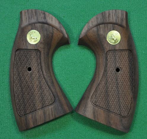 Carom　東京マルイ　パイソン用 ウォールナット オーバーサイズグリップ CAROMのサムネイル