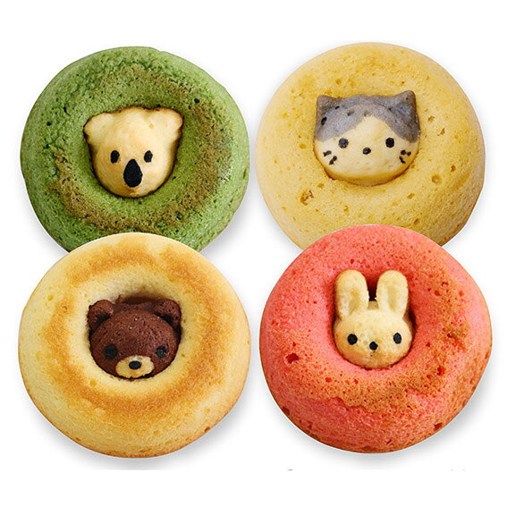 抹茶味（コアラ）1個＋イチゴ味（ウサギ）1個＋プレーン味（くま）1個＋キャラメル味（ネコ）1個のセット。 北九州の洋菓子の名店「ドルチェ・ディ・ロッカ・カリーノ」が展開する、かわいい動物たちが顔を出す「ZOONUTS（ズーナッツ）」。動物たちの細かい特徴や、表情まで、パティシエがこだわって作っているのがカリーノのこだわりです。九州産の原料をメインに使用したヘルシーな焼きドーナツは、大人から子供までたいへん喜ばれています。 当ショップは、「ドルチェ・ディ・ロッカ・カリーノ」のオフィシャル販売店ですので、幅広いアイテム展開と、オフィシャル店限定の「MIXフレーバーシリーズ」も購入可能です。
