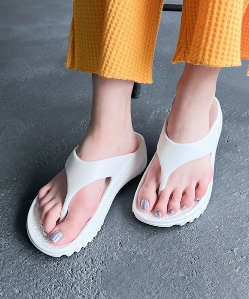 商品情報 商品名:ビーチサンダル 素材:PVC，合成底 原産国:中国 サイズ:SMALL，MEDIUM，LARGE，X-LARGE