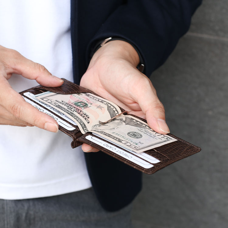 【5％クーポン】クロコダイル マネークリップ 財布 レディース 一枚革 センター取り マット 加工 折り財布 二つ折り 薄い お札入れ 札ばさみ 日本製 本革 鰐革 プレゼント ギフト 4FA (06001795r)