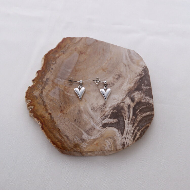 ピアス ハート チタン 小さめ 【ネコポスで送料無料】 ニッケルフリー シルバー ゴールド シンプル moichou 大人 上品 キレイめ 高見え 華やか 可愛...