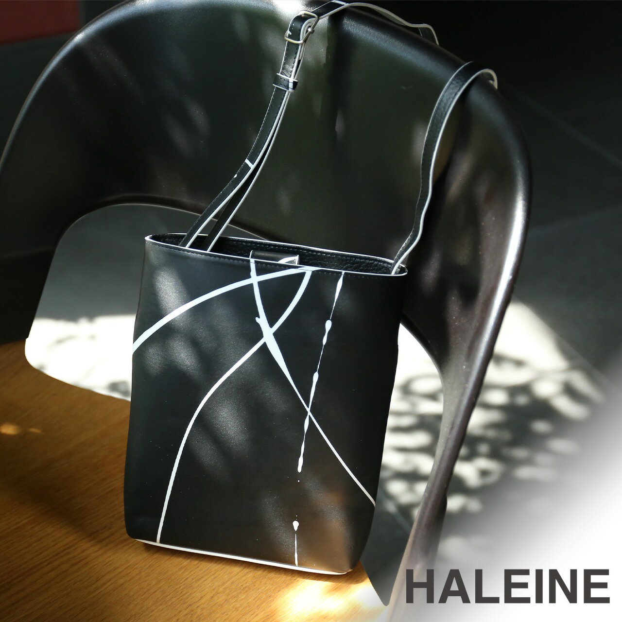 【5％クーポン】サコッシュ 縦型 カーフスキン ペイント デザイン メンズ 本革 ショルダーバッグ HALEINE ブランド アート 鞄 斜め掛け ブラック マチ オシャレ ワンショルダー レザー 携帯 バッグインバッグ 大人 軽い 斜めがけ ギフト 4FA (07000663-mens-1r) 2