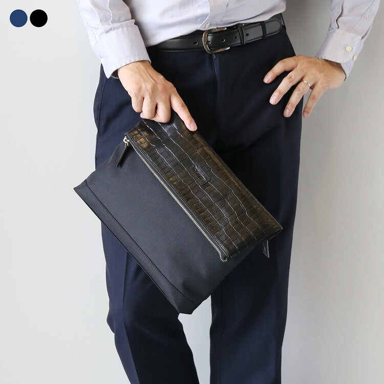 商品名：メンズ ナイロン 型押しクロコダイル 牛革 かぶせ付き クラッチ型 ショルダーバッグ 本革 斜め掛け 肩掛け 2WAY おしゃれ 上品 高級感 大人 男性 ビジネス カジュアル 通勤 旅行 鞄 カバン (07000707r) ●特長2WAY／斜め掛け ●デザイン ナイロンと型押しクロコダイルの牛革を組み合わせた、かぶせ付きのクラッチ型ショルダーバッグです。 異素材のコントラストが洗練された印象を与え、普段の装いを引き締めます。 ●素材 軽快な印象のナイロンに、型押しクロコダイルの牛革を組み合わせています。 ナイロンのカジュアルさと牛革の上品な質感を楽しめる素材使いです。 ●スタイル クラッチバッグのようにすっきり持てるフォルムで、ショルダーベルトを使えば肩掛けや斜め掛けにも対応できます。 通勤やビジネスシーン、休日のお出かけ、旅行など幅広く活躍するメンズバッグです。 サイズ 横幅32cm 高さ24cm 厚み6cm ショルダーベルト82-144cm 重量：約400g ※こちらの商品は、独自の方法により採寸しています。詳細は[サイズガイド]をご確認ください。計り方によっては、表記サイズと誤差が生じることがあります。また、色やサイズにより重さが若干異なる場合があります。 商品詳細 素材表側・内側：牛革（クロコダイル型押し）、生地 原産国バングラデシュ(縫製) 内側収納フリーポケット×2 開閉ファスナー、マグネットボタン 底鋲なしナイロンと型押しクロコダイルの牛革を組み合わせた、 かぶせ付きのクラッチ型ショルダーバッグです。 ●特長2WAY／斜め掛け ●デザイン ナイロンと型押しクロコダイルの牛革を組み合わせた、かぶせ付きのクラッチ型ショルダーバッグです。 異素材のコントラストが洗練された印象を与え、普段の装いを引き締めます。 ●素材 軽快な印象のナイロンに、型押しクロコダイルの牛革を組み合わせています。 ナイロンのカジュアルさと牛革の上品な質感を楽しめる素材使いです。 ●スタイル クラッチバッグのようにすっきり持てるフォルムで、ショルダーベルトを使えば肩掛けや斜め掛けにも対応できます。 通勤やビジネスシーン、休日のお出かけ、旅行など幅広く活躍するメンズバッグです。 サイズ 横幅32cm 高さ24cm 厚み6cm ショルダーベルト82-144cm 重量：約400g ※こちらの商品は、独自の方法により採寸しています。詳細は[サイズガイド]をご確認ください。計り方によっては、表記サイズと誤差が生じることがあります。また、色やサイズにより重さが若干異なる場合があります。 商品詳細 素材表側・内側：牛革（クロコダイル型押し）、生地 原産国バングラデシュ(縫製) 内側収納フリーポケット×2 開閉ファスナー、マグネットボタン 底鋲なし 品番：07000707rお問い合わせの際は、コチラの品番をお伝えください 商品名：メンズ ナイロン 型押しクロコダイル 牛革 かぶせ付き クラッチ型 ショルダーバッグ 本革 斜め掛け ※当店で使用している本革は全て本物の革を使用しています。その為、皮革の模様など掲載画面と異なる場合がございます。また天然皮革に関してはワシントン条約を元に適正に輸入された商品を販売しています。※使用上の注意本革は水分を嫌いますので、もし水に濡れたときには乾いた布で水分をふき取り、 直射日光をさけ、自然乾燥させてください。 ※革の取り扱いについて詳細は[皮革の取り扱い・保管の方法]をご確認ください。 ※キーワード： クロコ型押し ナイロンバッグ 牛革バッグ 本革ショルダー クラッチバッグ かぶせバッグ ミニバッグ メンズショルダー 斜めがけバッグ 肩掛けバッグ ビジネスバッグ 紳士バッグ