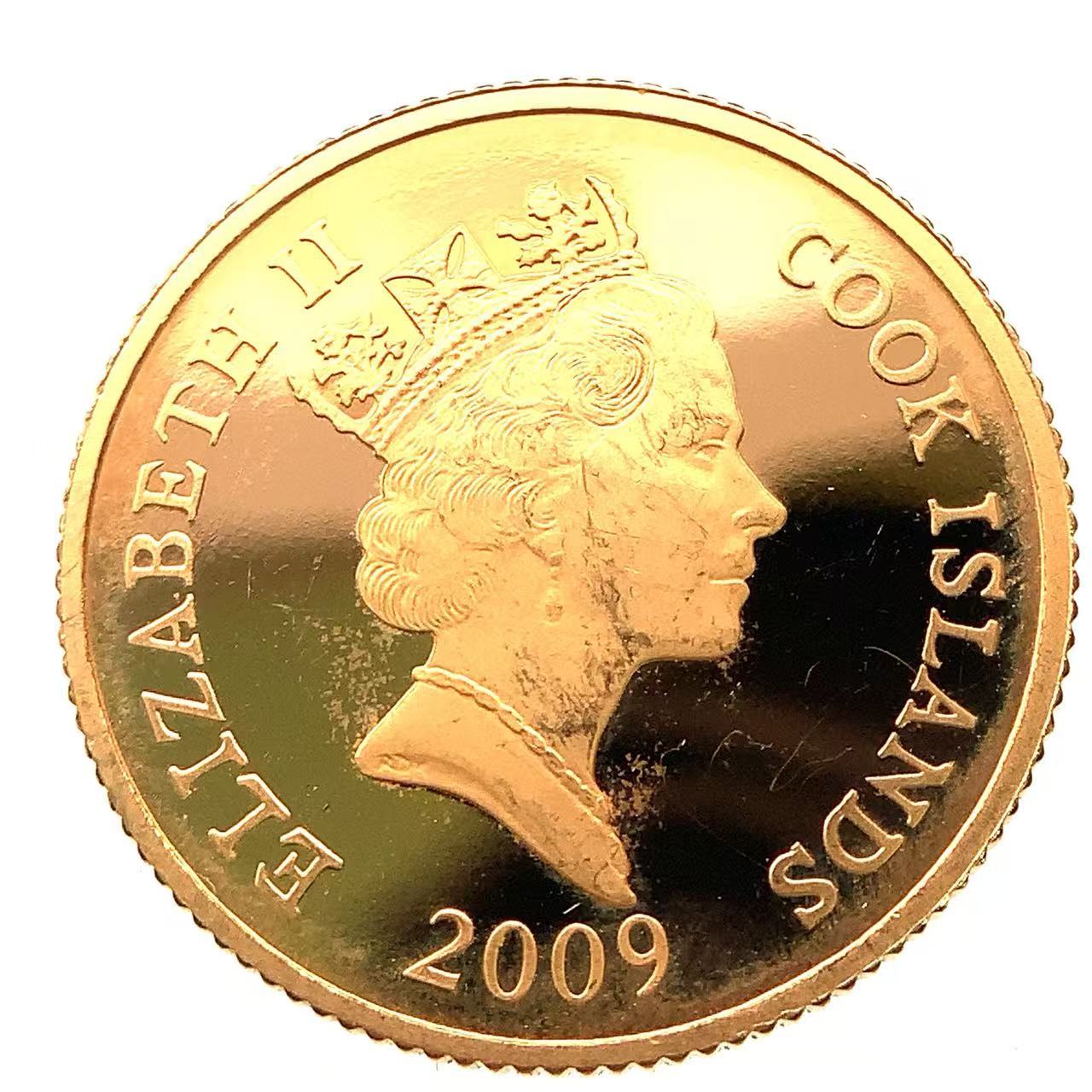 39宝飾販売店のハローキティ金貨 HELLO KITTY 金貨 クック諸島 2009年 7.9g K22 カラーコイン コレクション Gold｜アングル2
