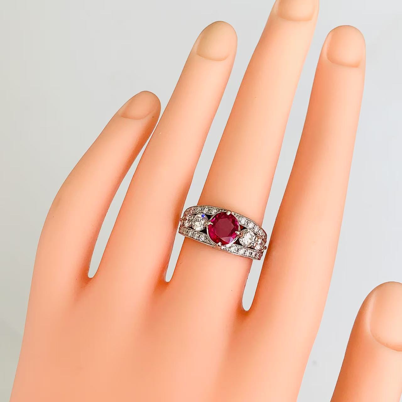 ピジョンブラッド ミャンマー ルビー 1.77ct ダイヤモンド デザイン リング プラチナ PT900 12号 9.3g AIGS鑑別書