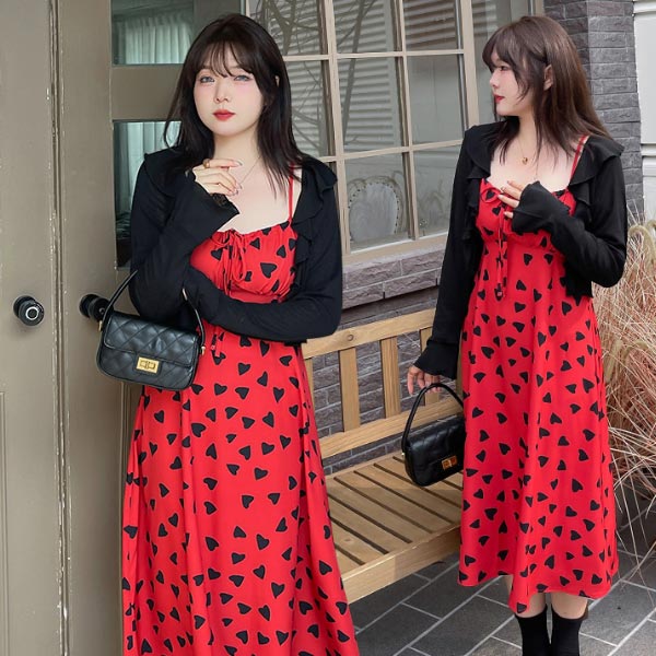 大きいサイズ セットアップ カーディガン+肩紐ワンピース フリル襟 フリル袖 フロントオープン ショート丈 ハートドットプリント 調節できる肩紐 胸リボン エンパイアワンピース ブラック レッド LL 3L 4L 5L 6L / 着回し 大人カワイイ 2022秋冬新着【予約】