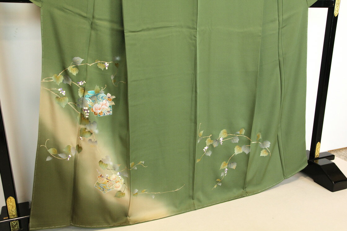 【リサイクル】 訪問着 【未使用品】 仕付け糸付き 金彩 箔置き 色紙 葡萄唐草 丈167 裄66 正絹 _ フォーマル 礼装 セミフォーマル お呼ばれ 高級 逸品 入学式 卒業式 正月 お茶会 春 秋 冬 着物 付け下げ 附下 仕立て上がり hm6024i 販売 【美品】【中古】【送料無料】