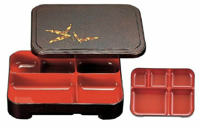 【代引不可】【ABS樹脂】9寸長手胴張弁当 パール笹梅 内朱 ＜固定仕切＞　商品番号：2-701-7