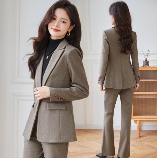 新着 無地 秋冬春 高級感 厚み 通勤スーツ レディーススーツ 女性 上下セット パンツスーツ ジャケット＋パンツ 2色 カーキ グレー おしゃれ カジュア ビジネス 七五三 エレガント