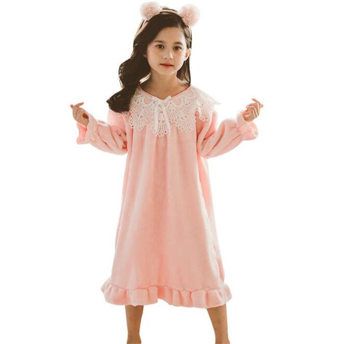 sansuiのもこもこパジャマ 子供 長袖 女の子 ドレス プリンセス キッズ かわいい レース おしゃれ お姫様 もこもこ ガールズ ナイトウェア 可愛い 寝巻き 子供服 秋冬 ピンク 110-160cm｜アングル3