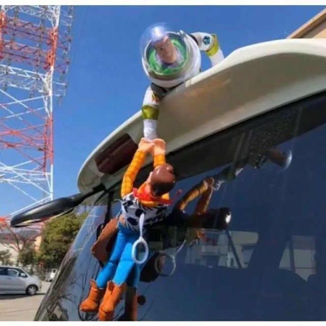 新品 トイストーリー ウッディ バズ ヘルメット付き バズウッディ車外装用品車人形 フィギュア 車ぶら下がり人形