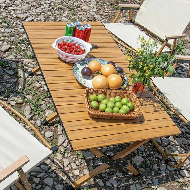 アウトドアテーブル ロール式 ピクニックテーブル レジャーテーブル 木製 机 折りたたみ 折り畳み 軽い 便利 頑丈 収納 軽量 収納袋付き 持ち運び 携帯 レジャー 机 ウッドロールテーブル キャンプ用品 BBQ 海 山 川 庭 バーベキュー 運動会 お花見 釣り