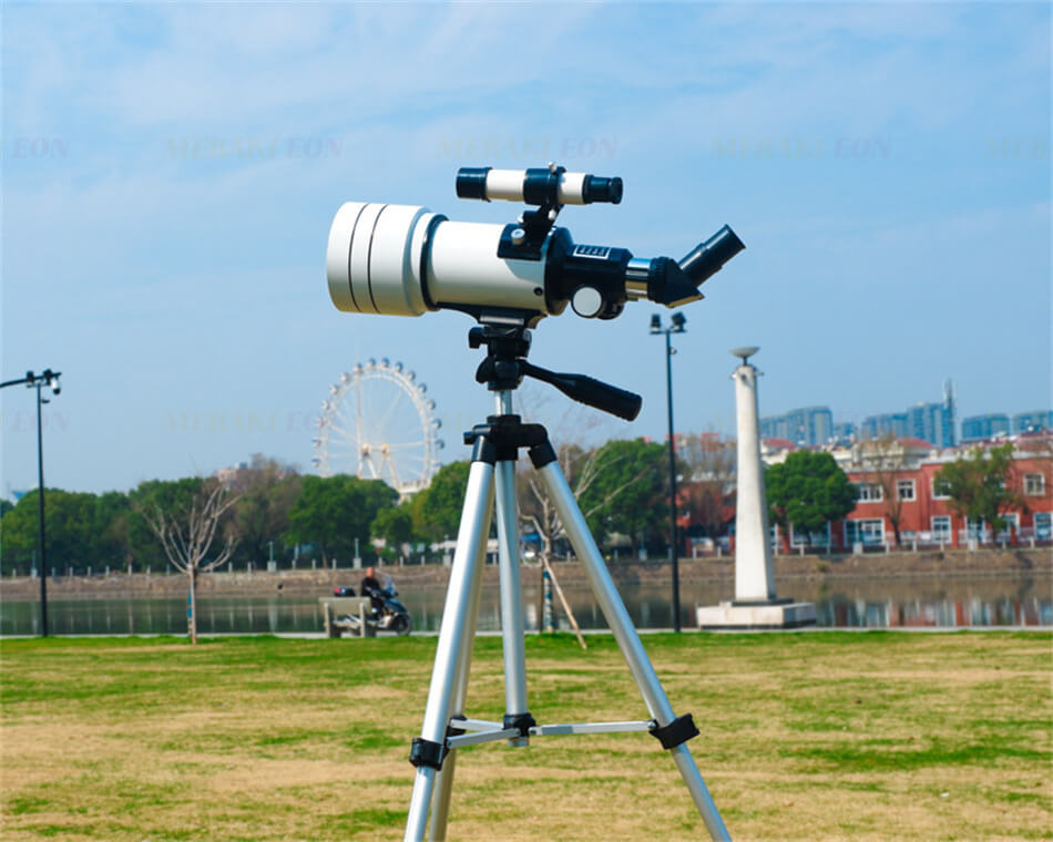 天体望遠鏡 外出 収納パック付き 初心者に最適 150倍以上 高倍率の天体観測望遠鏡（最大333倍）大人使用可能 月のクレーターや土星の輪が見える 調整可能なアルミ三脚 天体観測 月見 スマホ撮影 高度調節 伸縮三脚 3xバローレンズ 携帯バッグ スマートフォンアダプター