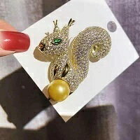 ブローチ 松鼠 女性用 珍珠 アクセサリー かわいい モダン セーター コート カーディガン ピン 装飾 シンプル ナチュラル スタイル 日常使い ギフト アイテム