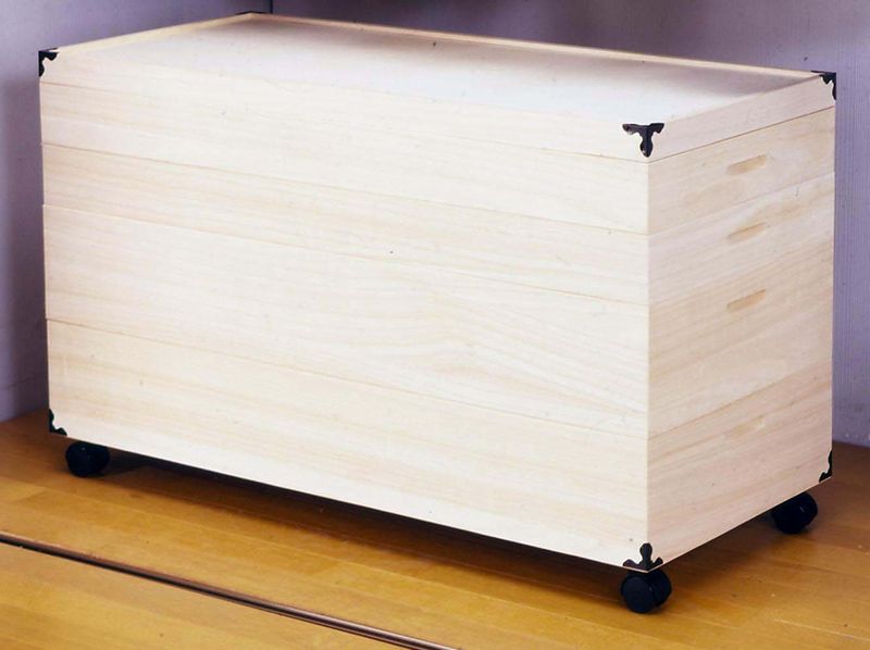 キャスター付桐衣装ケース 4段 和装着物収納 安心、信頼の国産品（日本製）です。