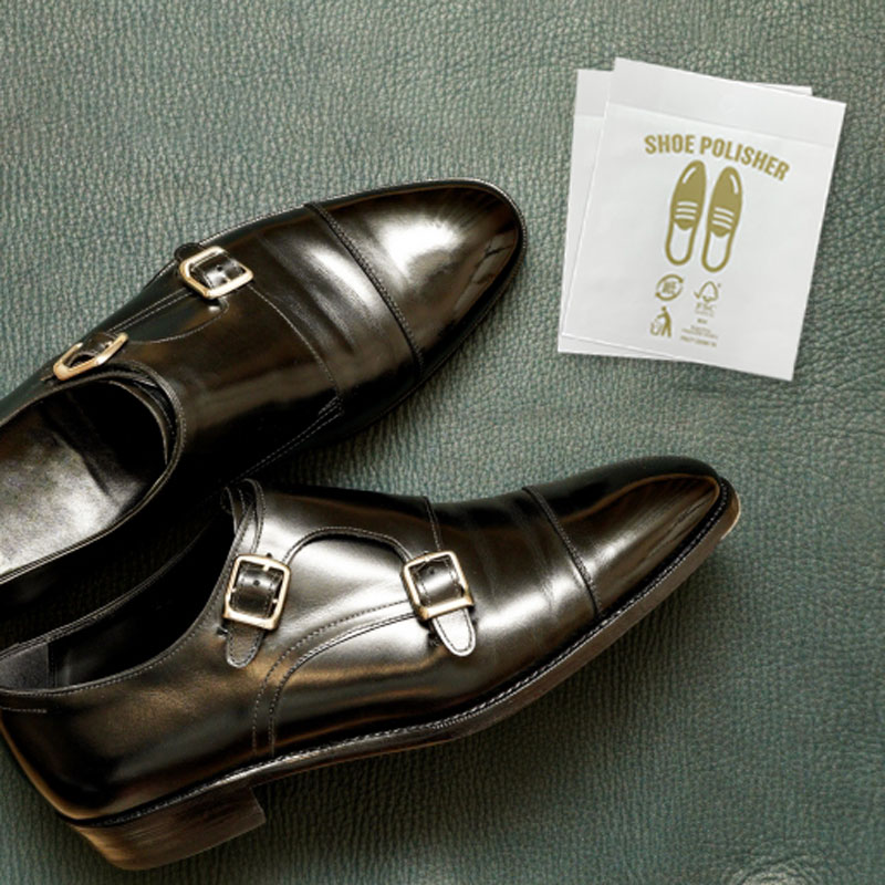 楽天 紙製 シューポリシャー 靴磨き 手入れ シューケア 手が汚れない 薄くて持ち運びに便利 簡単 手軽 使い捨て 靴 クリーナー 革靴 パンプス スニ