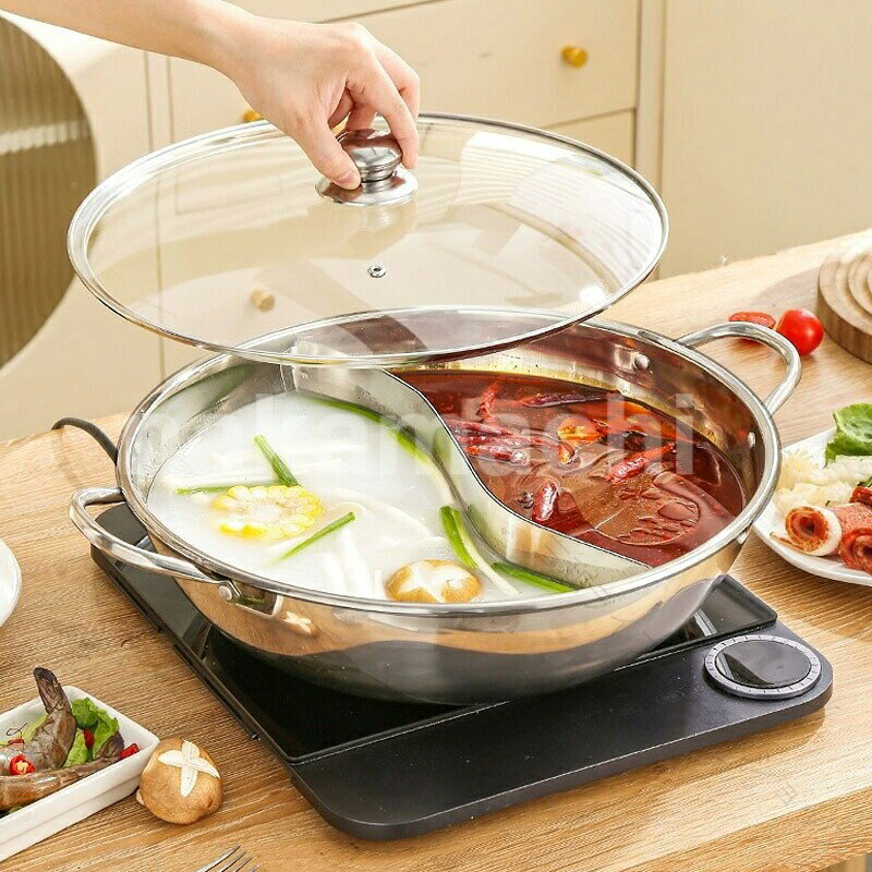 商品：両手 鍋 IH&amp;ガス火対応 火鍋 仕切り鍋 二食鍋 28cm 30cm 32cm 34cm ガラス鍋蓋付 ステンレス製 卓上鍋 洗いやすい 軽い 大人用 子供用 しゃぶしゃぶ すき焼き材質：ステンレスサイズ：28cm　30cm 32cm 34cm適用人数：2-13人用用途：しゃぶしゃぶ、蒸し、煮込み適用場合：パーティー、飲食店、家庭、宴会用適用火器：誘導加熱器、ガス炉、電気炉、セラミックホブ【まるで水に洗える】ホットポット鍋はステンレスで作られています。防錆性、耐熱性、耐食性などは良好な性質を備えています。人間に何も危害物質を含まれません。体にも健康で環境にも優しいです。また、鍋まるで水に洗えますので、お手入れカンタン。【いろいろな場合に楽しめる】しゃぶしゃぶ鍋はどこでもどんな季節でもお使いいただけます。熱々のおいしい鍋料理を楽しめます。もつの旨みがしみ込んだ味わい深いもつなべが卓上で楽しめます。ガス炉、電気炉またはセラミックホブなどにはご利用いただけます。中国製ご注意：商品はモニターによって色合いが異なって見える場合があります。サイズは手作り測量しましたので、サイズが1-3CM誤差の場合がございます。予めご了承くださいませ。※当サイト【nakamachi1541】に掲載されている画像および文言は商用目的での無断転載、使用を禁止いたします。 .両手鍋はIHとガス火両対応の仕切り付き二食鍋で、28cmから34cmの豊富なサイズ展開。ステンレス製でガラス蓋付き、卓上で火鍋やしゃぶしゃぶ、すき焼きに最適。大人用から子供用まで使いやすく、洗いやすい軽量設計。キッチン用品として多機能で人気の調理器具。キャンプや家庭での鍋料理にもおすすめ。売れ筋 セール 便利 人気商品。 指定された配送時間は承っておりません。【三和ライフセレクトショップ】