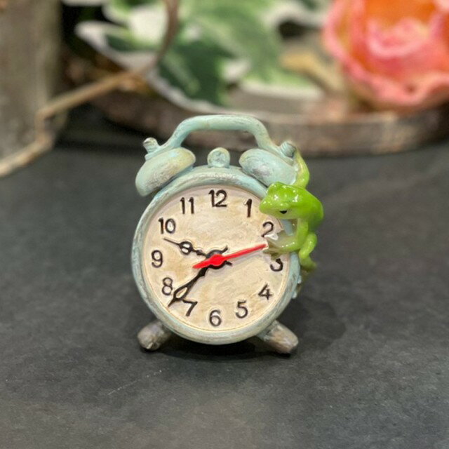 目覚まし時計にカエル 蛙 アマガエ