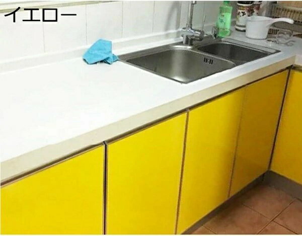 はがせる壁紙シール 防水 防汚 耐油 耐熱 壁紙 リメイクシート キッチンシート 厚手 接着剤付き はがせる 無地 防水 防油 耐熱 キッチン ウォールステッカー イエロー DIY 家具 壁 キッチン 扉 補修 テーブル 40cm*5m 食器棚 調理台 洗面台