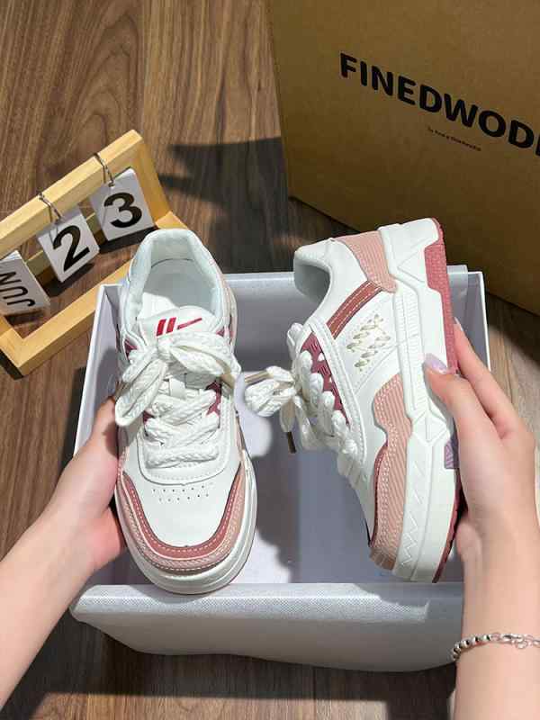 乐天商城 - 小さな 靴 ベージュ ピンク センス トレンディ 白 バイカラー レディース 厚底 女性 カジュアル スニーカー スポーツ デザイン