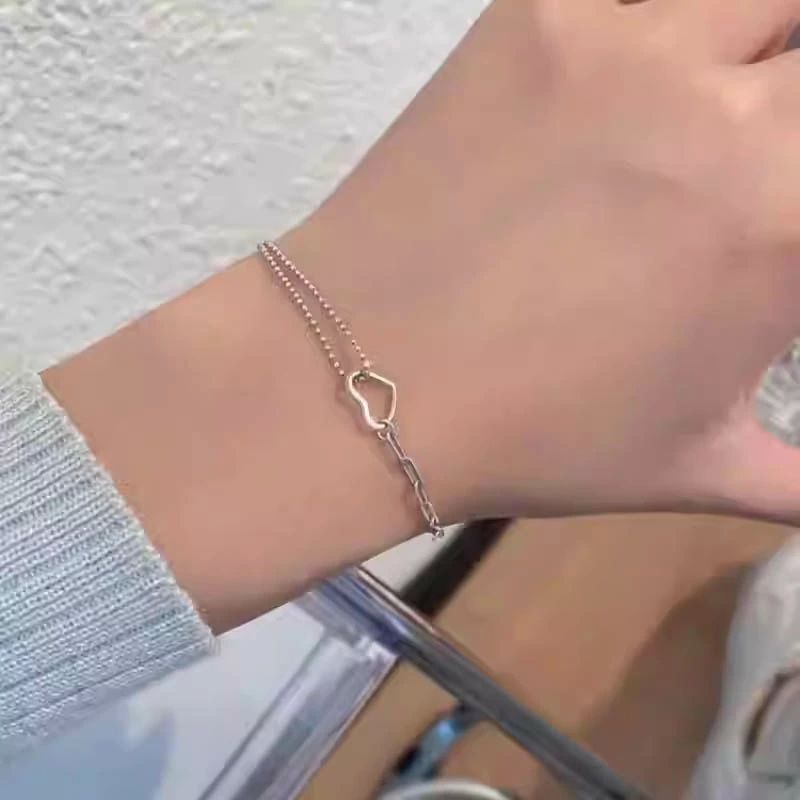 アクセサリー 甘すぎず上品なハートチャームチェーンブレスレット 普段使い 華やか フェミニン 華奢 可愛い 上品 ハートモチーフ