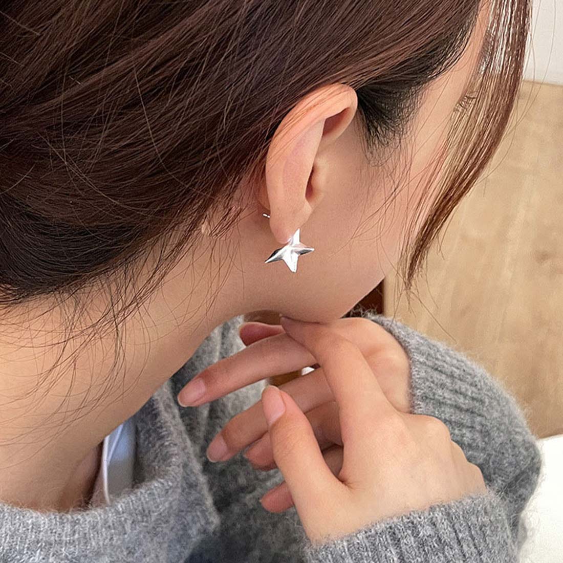 ピアス 星型 おしゃれ こなれ感 キラッとかわいい大人のスターモチーフピアス かわいい 両耳 輝き アクセサリー 上品 大人可愛い