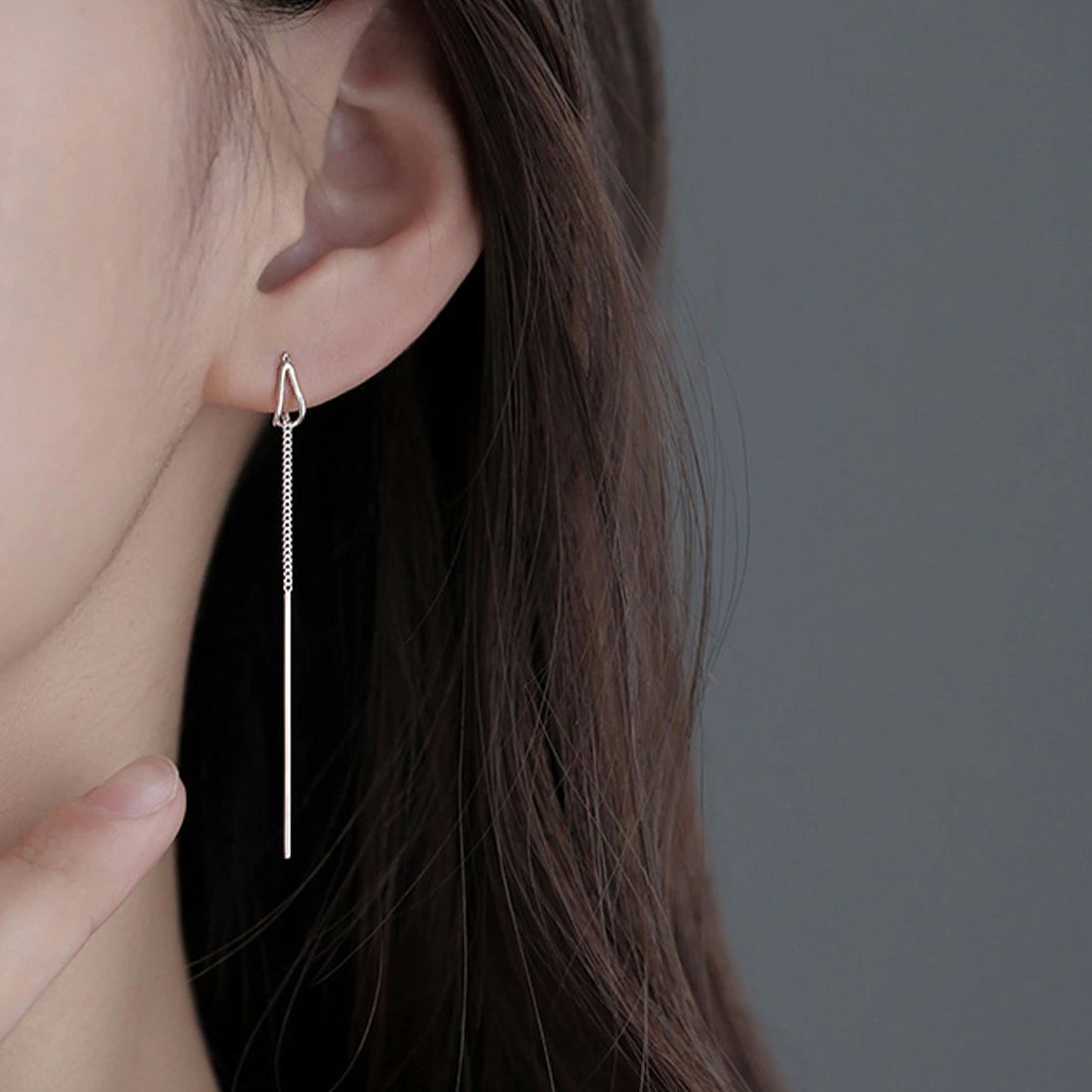 両耳 ピアス アクセサリー おしゃれ 輝き フリンジ 繊細 カ オフィスシーンにもおすすめのフリンジピアス 華やか 上品 シンプル