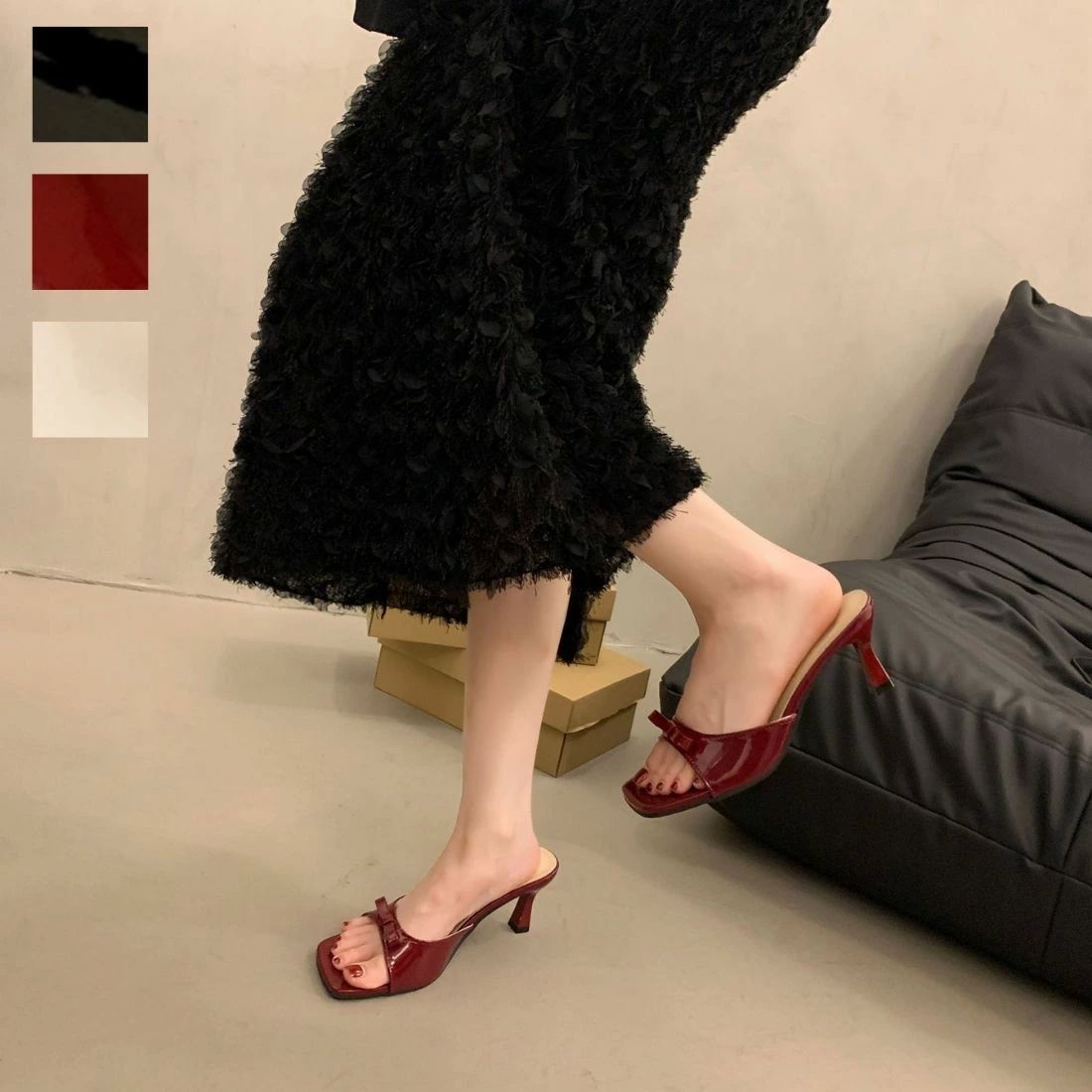 大人かわいい デイリー オープントゥ 光沢感 こなれ感 リボン ヒール6.5cm パー 上品で華やかなスクエアトゥミュールサンダル 夏