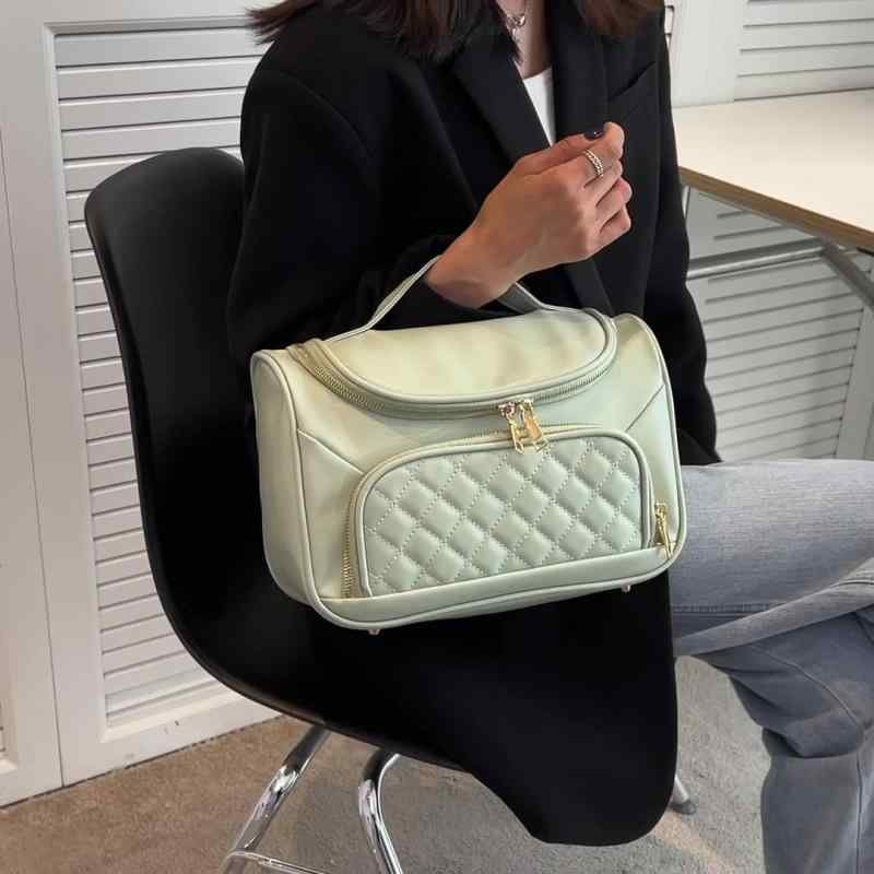 乐天商城 - 大容量 ハンドバッグ PUレザー 化粧ポーチ かばん 出張 冬 カバン 化粧品 高級感 秋 化粧品バッグ レディースバッグ 鞄 かわいい