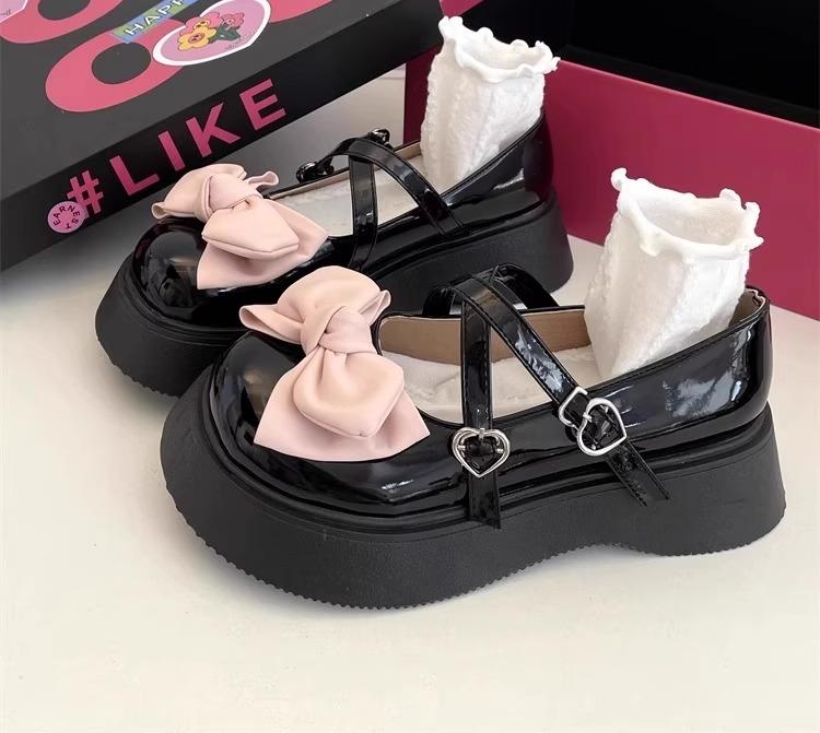 PU シューズ 黒 パンプス ローファー エナメル レトロ 厚底 リボン 革 バイカラー レディース 靴 光沢 ベージュ かわいい ハート