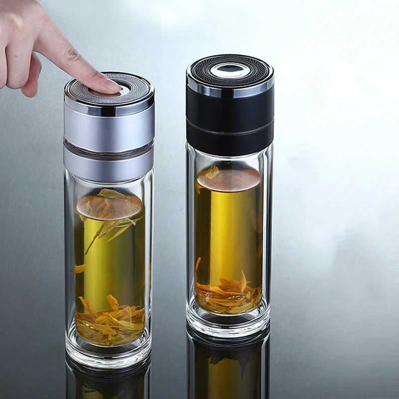 乐天商城 - ガラス 水筒 ガラスボトル ティーボトル 茶こし付き 片手でカバーを開けて 直飲み 耐熱 ガラス 二重構造 ポータブル トラベル マグ ティー タンブラー ウォーター ボトル 男の子 女の子 おしゃれ 大人 贈り物