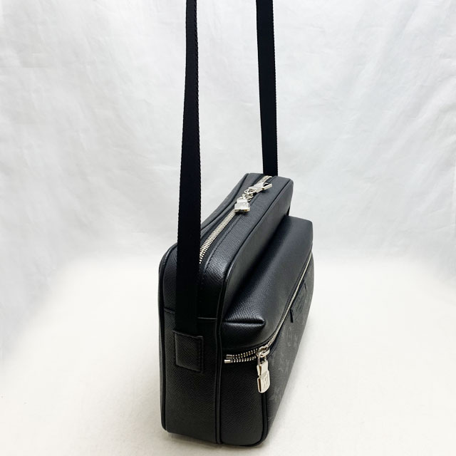 【新品】ルイヴィトン (LOUIS VUITTON) メンズ バッグ アウトドア・メッセンジャー PM ショルダーバッグ M30233 チャコールグレー系 ブラック系