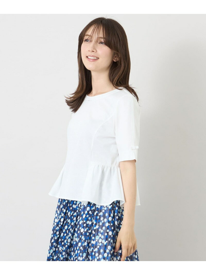 Rakuten - 【冨張 愛さん着用】ルミエール ビジューネックペプラムトップス TO BE CHIC トゥー ビー シック トップス カットソー・Tシャツ ホワイト ブラック ブルー【送料無料】[Rakuten Fashion]