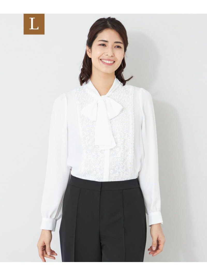 Rakuten - 【L】フロントフラワー刺しゅう ブラウス TO BE CHIC サンヨー エルサイズ トップス シャツ・ブラウス ホワイト ブラック【送料無料】[Rakuten Fashion]