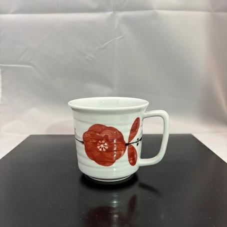 マグカップ 廻り花 赤 波佐見焼 軽量 手描き 有田焼 花柄 マグ カップ スープカップ コーヒーカップ 陶器 磁器 食器 カフェ 軽い 朱色 白地 日本製
