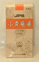 JPS25小青竜湯(ショウセイリュウトウ)エキス錠N 【成分・分量】（12錠中） 小青竜湯乾燥エキス2.50gを含有しています マオウ1.5g、シャクヤク1.5g、カンキョウ1.5g、カンゾウ1.5g、ケイヒ1.5g、サイシン1.5g、ゴミシ1.5g、ハンゲ3.0g 上記生薬量に相当する 【効能・効果】 気管支炎、気管支ぜんそく、鼻水、うすい水様の痰を伴なう咳、鼻炎 【用法・用量】 大人（15歳以上） 1回4錠 、15歳未満7歳以上 1回3錠、7歳未満5歳以上1回2錠を1日3回食前または食間に服用してください。 分類：医薬品 製造、販売元：日本、ジェーピーエス製薬株式会社 広告文責：サポートショップ・電話077-544-5855