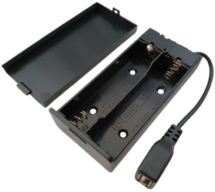 18650　2本　直列電池ボックス・電池ケース　蓋・スイッチ・USBーAタイプメス付　5Vで電圧でない　そのままの電池の電圧ででる　約60mm　1個入　＜bat-092＞18650　2本　直列電池ボックス・電池ケース　蓋・スイッチ・USBーAタイプメス付　5Vで電圧でない　そのままの電池の電圧ででる　約60mm　1個入　＜bat-092＞