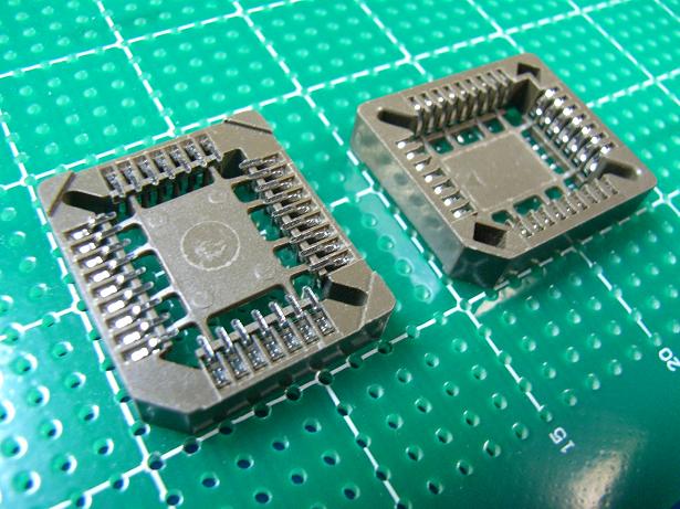 樂天商城 - ＜34ピン長方形　9×2+7×2＝32P　表面実装PLCCコネクタ＞2個入＜con-359＞