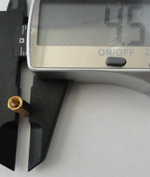 M3　4mm　±0.5mm　外径円の直径φ4.5mm　六角真鍮スペーサー　両メネジ　12個入　＜pps-301＞