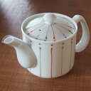 5Pオフ★サラセラの日SALE!波佐見焼 軽やかポット 一珍色十草 レッド 茶漉し付き 和食器 緑茶 ほうじ茶 お茶〔お取り寄せ商品〕
