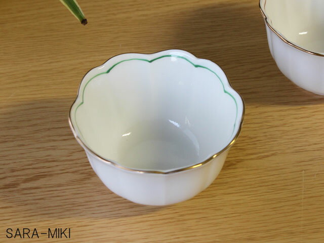 【アウトレット】緑金筋梅 小付 / 高級和食器 白 ホワイト 金線 花型 梅型 小鉢