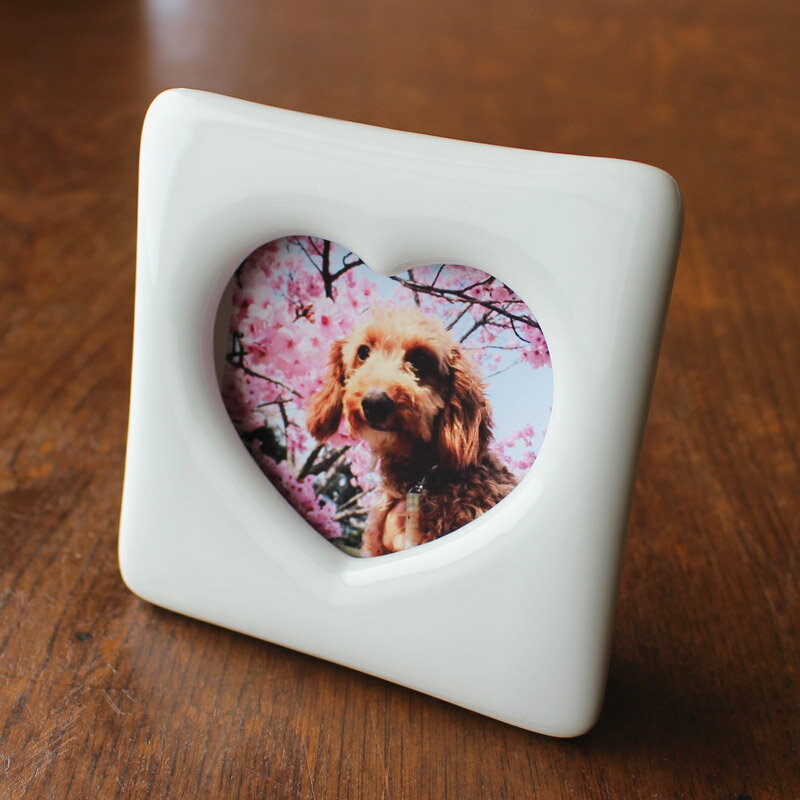 【アウトレット】白い陶器 ハートフルフォトフレーム / 白磁 白無地 シンプル フォトスタンド 写真立て ペットフォト インテリア雑貨 愛犬 愛猫 子供