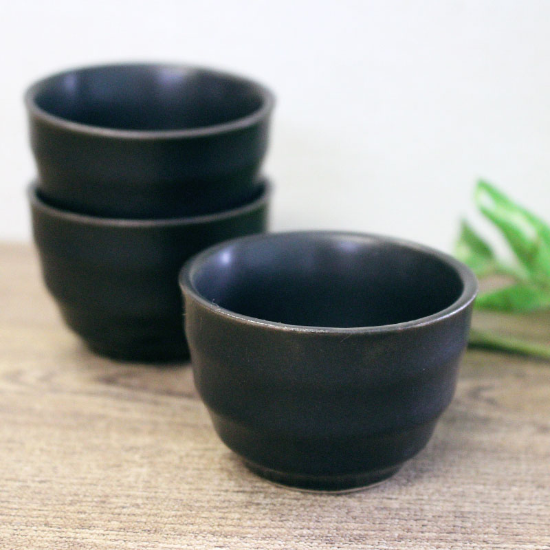 乐天商城 - 【アウトレット】黒マット 巻彫 ぐい呑み [Φ5.5×H3.8cm] / 盃 さかずき ぐい呑み お酒に 猪口 おちょこ ぐいのみ 天目 小付 薬味 珍味