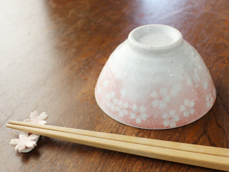 桃色さくら淡雪段彫りご飯茶碗※難あり