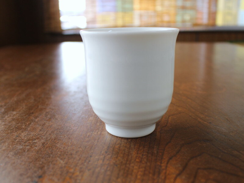 【アウトレット】【訳あり】白い器 反口段彫湯呑...の紹介画像3