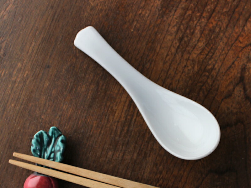 【アウトレット】白くて丸い形の反レンゲ 13.5cm（引っかけなし） / ホワイト 白 れんげ ラーメン 丼や炒飯に 丸型 手反